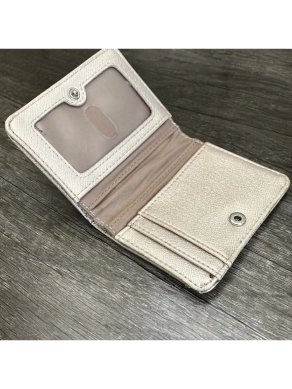 Metallic Compact Bifold Wallet w/ Snap closure, RDIF Blocking, Zipper coin purse - Picture 2 of 8